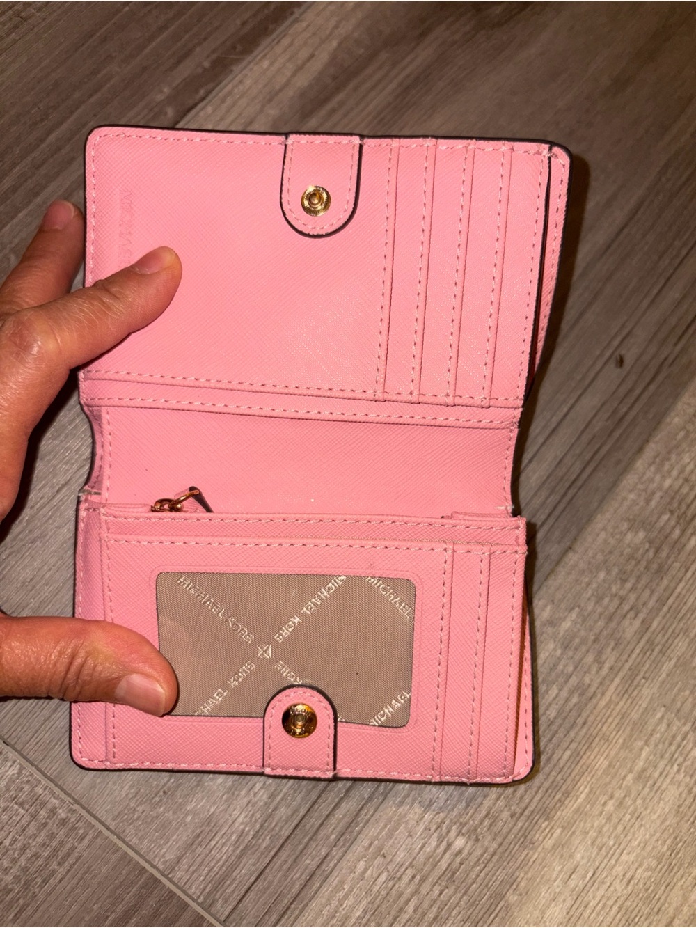 Michael Kors Pink Saffiano Leather Bifold Card Wallet with Gold Logo - Picture 3 of 4